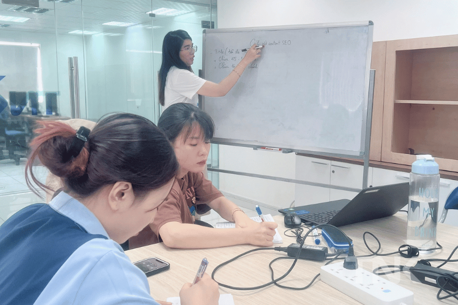 đào tạo tại TNK